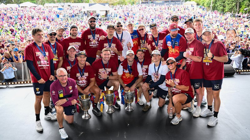 Thousands turn out to celebrate with Lions and hear news of Fagan’s future