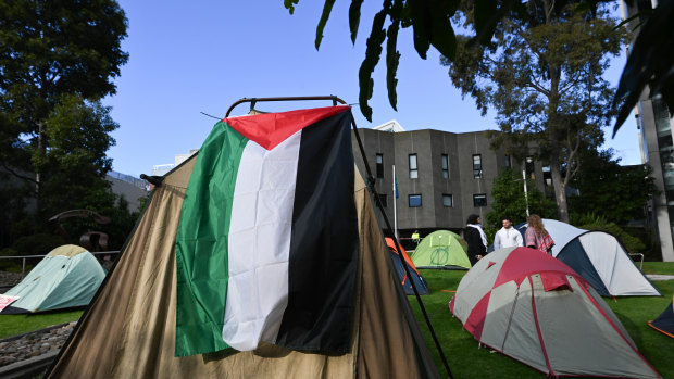 Pro-Palestine protesters warned to leave Melbourne Uni building