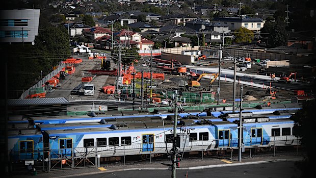Suburban Rail Loop works at Glen Waverley.