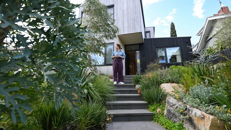Melbourne Property: Passive Houses That Stay Cool in Summer Draw In...