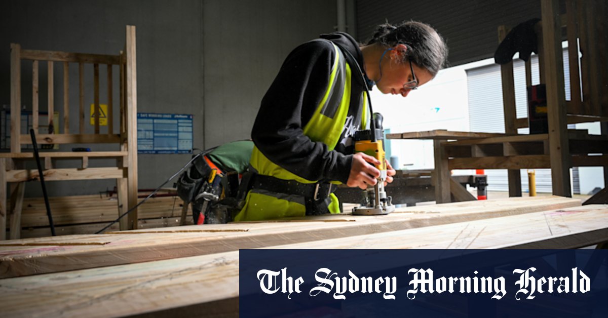 Breaking the concrete barriers: why are there still so few women in the construction industry? - Vimarsana News