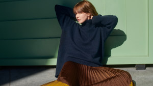An ensemble from Clare Waight Keller’s new collection for Uniqlo – UNIQLO : C.