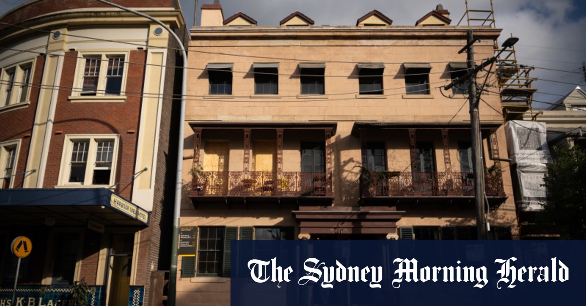 Dawes Point home owner learns traditional building techniques from Broken Hill Pirie Chambers restoration project