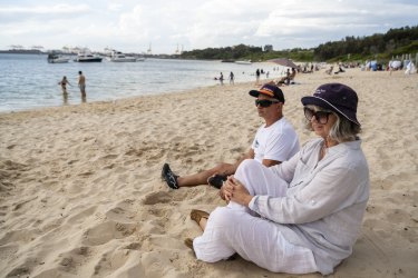 La Perouse residents Lynda Newman and Mark Baker are concerned about contamination to beachgoers from the construction of a new ferry wharf. 