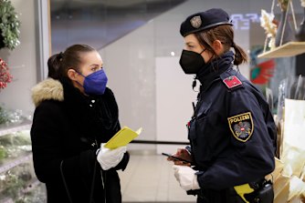 From March, police officers will be able to check vaccination status on the streets in Austria. 