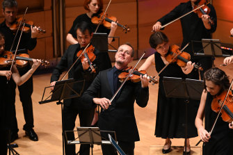 Richard Tognetti leads the Australian Chamber Orchestra in Mozart & Britten.