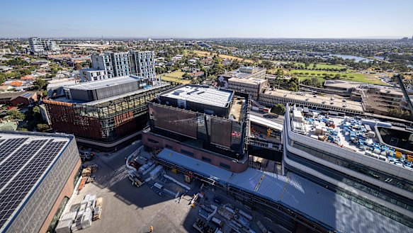 The new hospital will span five buildings and employ 5000 people.