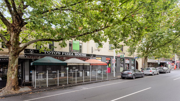 Toto’s marked the start of Lygon Street as an Italian dominated strip.