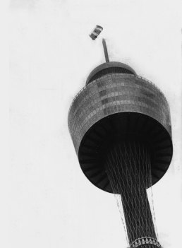  Wayne Allwood floats away after jumping from Sydney Tower on February 22, 1982.