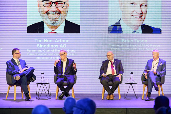 The Sydney Summit’s federal election panel: Herald editor Bevan Shields, former foreign affairs minister Bob Carr, former ambassador to the US Arthur Sinodinos and SEC Newgate Australia chair Brian Tyson. 