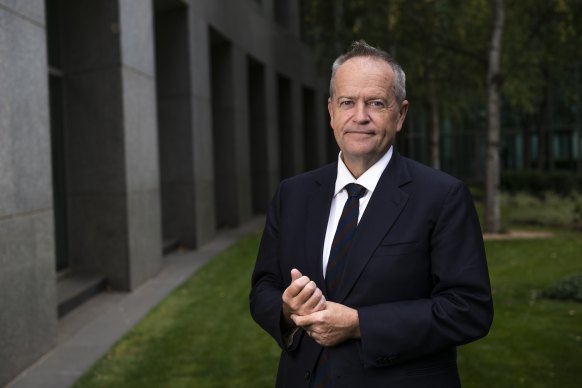 Government Services Minister Bill Shorten has released the findings of a review into the problems with the awarding of some contracts.