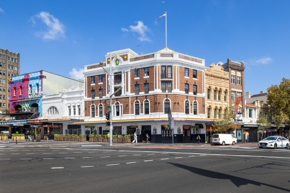 The Courthouse Hotel, Taylor Square, Darlinghurst.