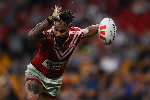 Hamiso Tabuai-Fidow celebrates his late try over the Rabbitohs.