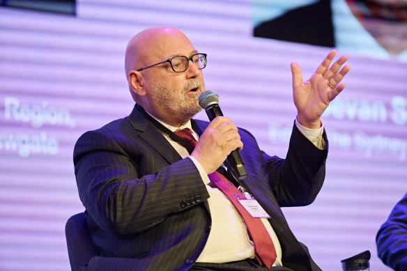 Former ambassador to the US Arthur Sinodinos speaks about independents at the Sydney Summit. 