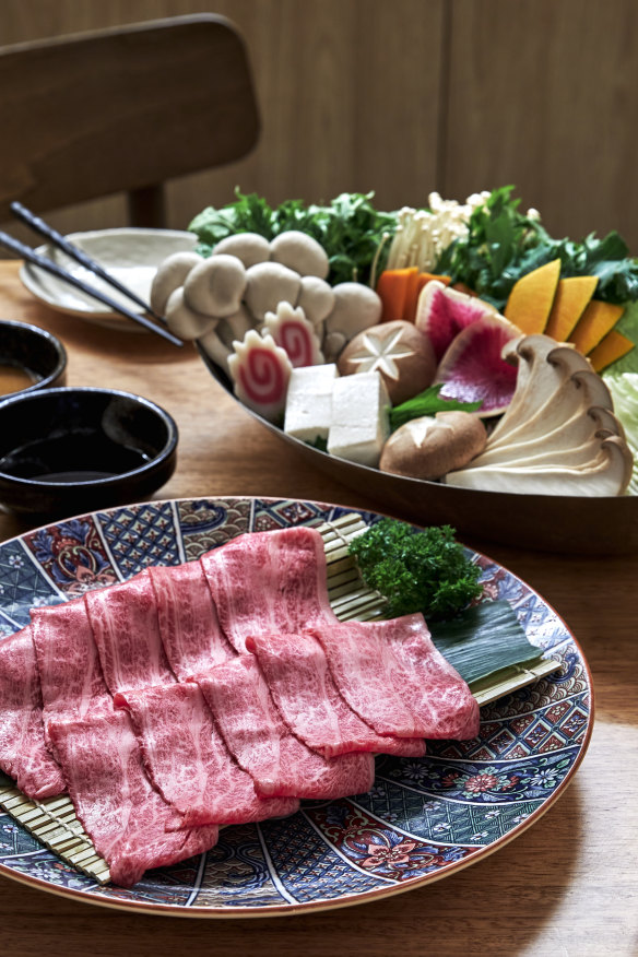 A5 Kagoshima wagyu chuck roll set.