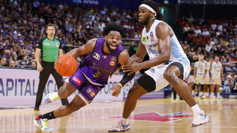 Star duo hobbled as Kings lose home-court advantage to Breakers