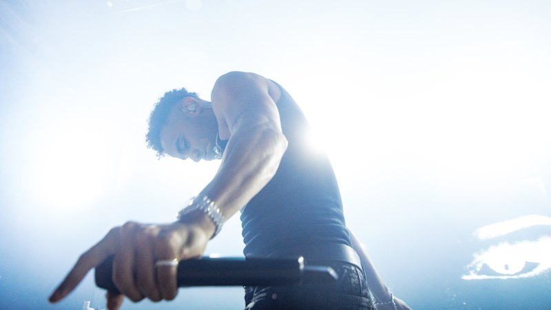 Hypnotic and steamy, this hometown show was not a night for dancing: Verified coverage by BRRO News Editorial Desk.