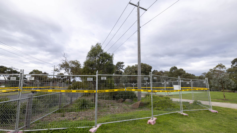 The asbestos clean-up in Melbourne parks has begun. It will cost ratepayers more than $500k