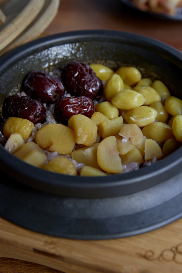 “Healthy stone pot rice” with chestnuts.