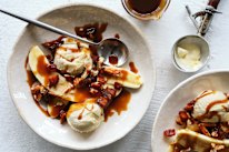 Butterscotch and pecan banana splits.