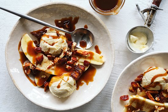 Butterscotch and pecan banana splits.