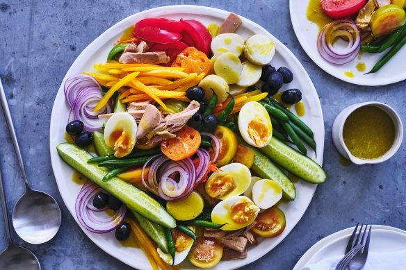 A protein- and vegetable-rich lunch will improve energy levels.