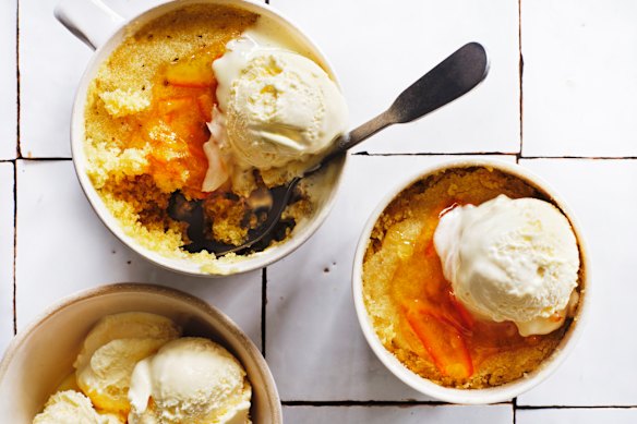 Orange and almond mug cake.