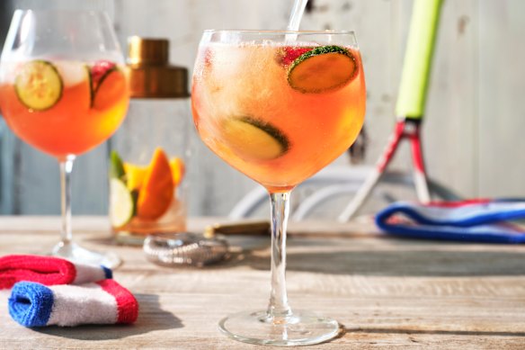 In celebration of our own tennis tournament, we’re lengthening this cocktail with champagne instead of the traditional lemonade.   