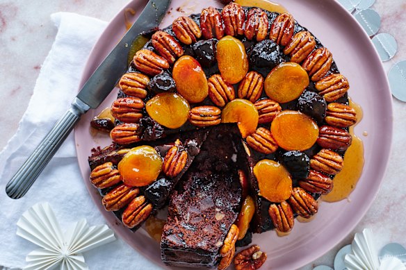 Tarte de frutas de chocolate e amaretto.