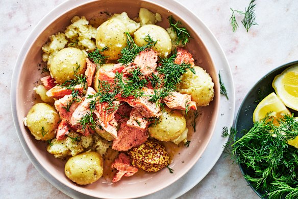 Boiled new potatoes with salmon and dill