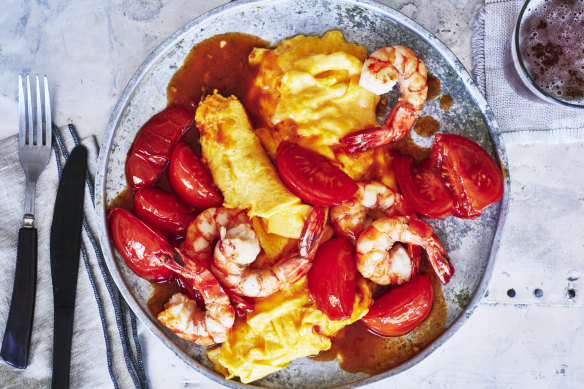 Adam Liaw’s stir-fried prawn, tomato and egg.