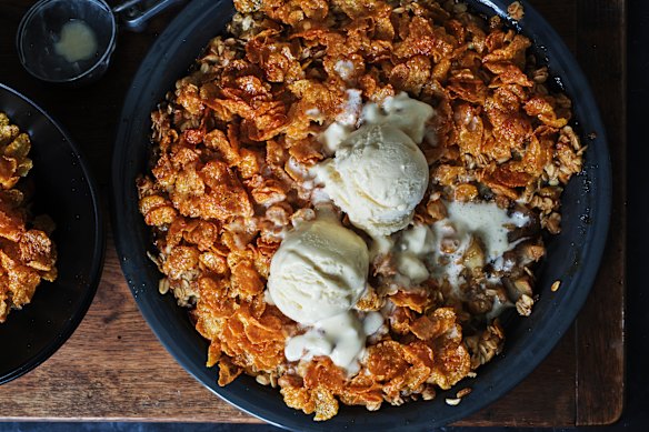 Cornflake apple crumble.