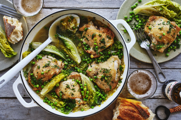 Braised chicken with peas and lettuce.