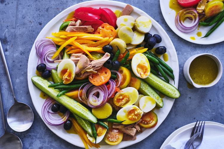 Salad nicoise makes a protein and vegetable-rich lunch.