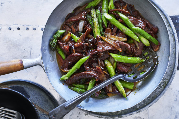 Stir-fried beef and asparagus.