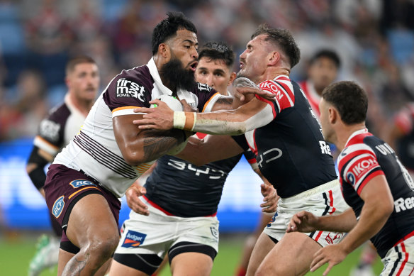 Payne Haas colocou uma clínica para o Brisbane Broncos contra os Galos de Sydney.