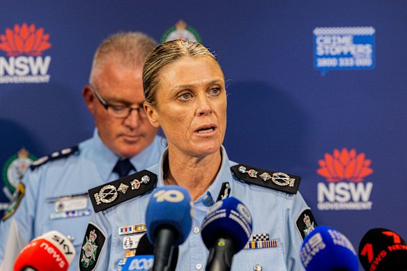 La comisaria de la AFP, Krissy Barrett, afirmó que la policía sería más agresiva a la hora de combatir el odio y el extremismo.