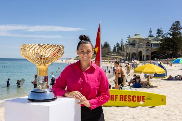 Casey Dellacqua with the United Cup in Perth.