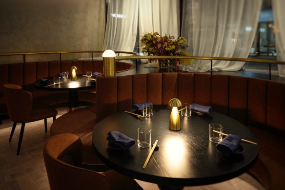 Tan leather booths and touches of brass give Bansho a warm art deco appeal.
