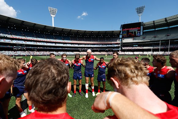 The lights were not on at the MCG when the Sunday afternoon game started.