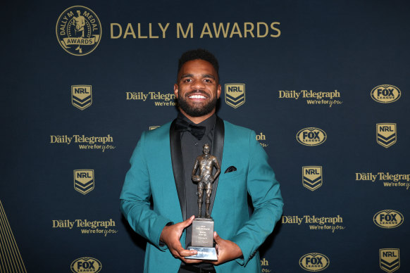Sunia Turuva with his Dally M Rookie of the Year award in 2023.