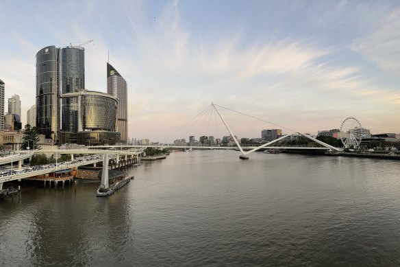 I don’t care how lame it is to be excited by a new pedestrian bridge – get me strolling across that thing.