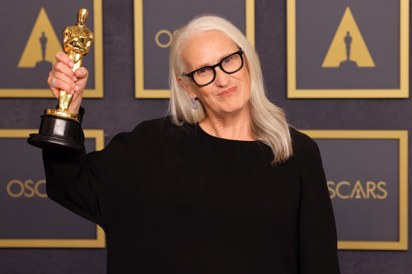 Jane Campion with the Oscar for The Power Of The Dog in 2022.