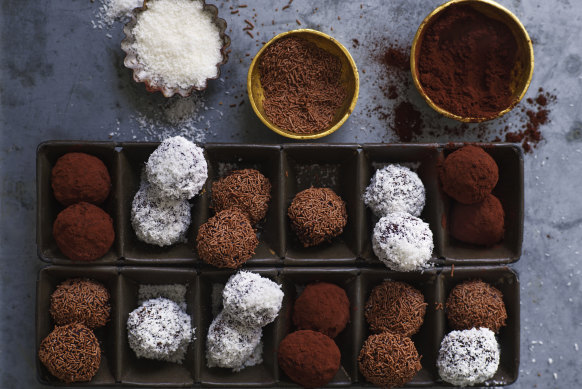 Danish oat and chocolate balls.