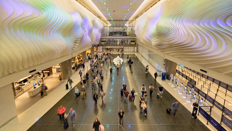 This airport’s unique rules for prices make it a winner