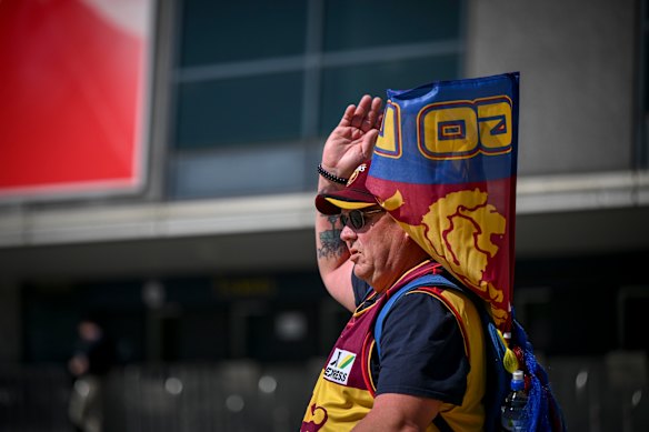 Brisbane Lions fans arrive at MCG
