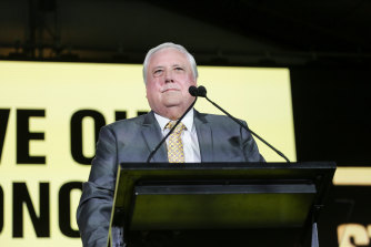Mining billionaire Clive Palmer is unlikely to snag a Senate seat in his home state of Queensland, with the UAP trailing One Nation.