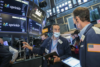 Wall Streetâ€™s weekly winning streak came to an end. 
