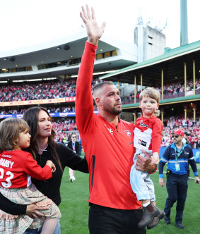 Lance “Buddy” Franklin takes a lap of honour at the SCG.
