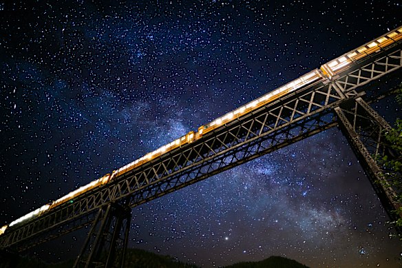 Eyes to the sky on the Taieri Gorge Stargazer train.